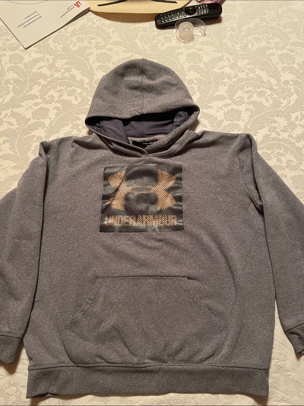 UNDERARMOUR Cold gear Hoodie with Sherpa inside to stay warm Gold & Black Emblem